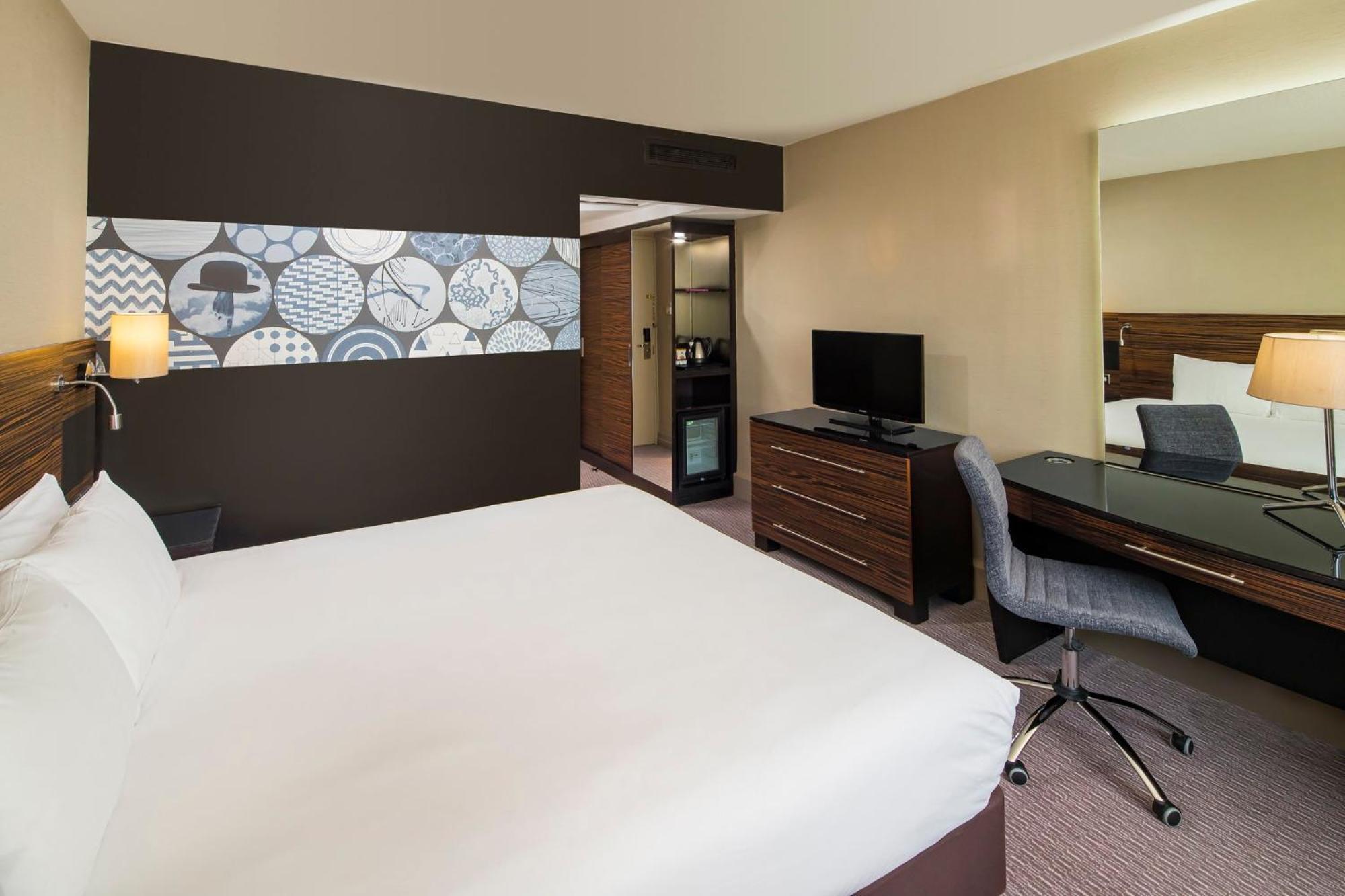 Standard Queen Room